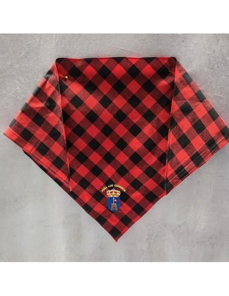 Cachirulo rojo y negro