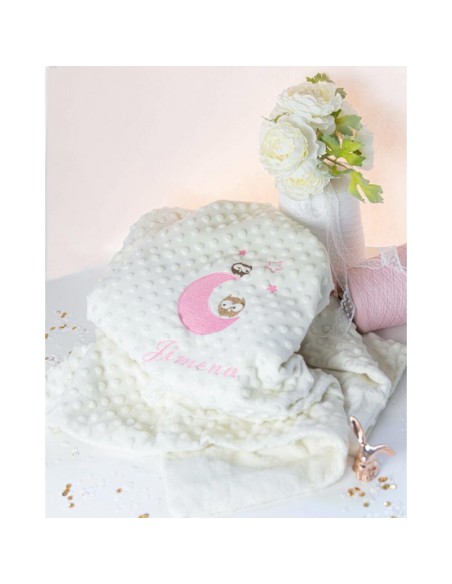 Manta Bordada con Buhos.