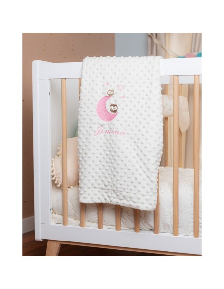 Manta Bordada con Buhos.