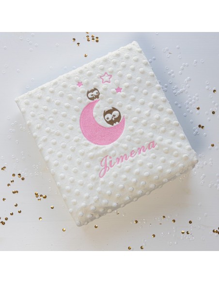 Manta Bordada con Buhos.