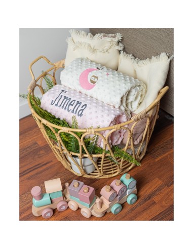 Manta Bordada con Buhos.