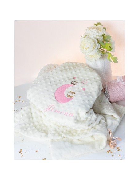 Manta Bordada con Buhos.