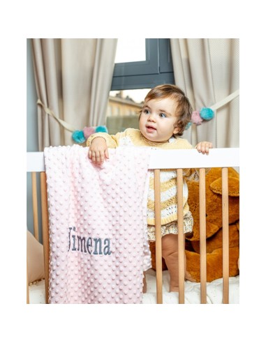 Manta Bordada con el nombre.