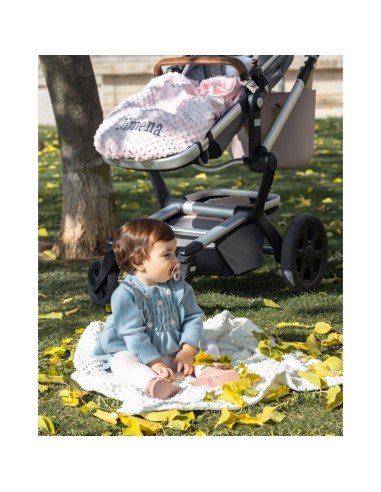 Manta Bordada con el nombre.