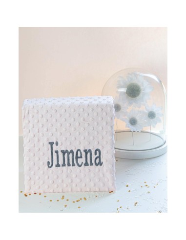 Manta Bordada con el nombre.