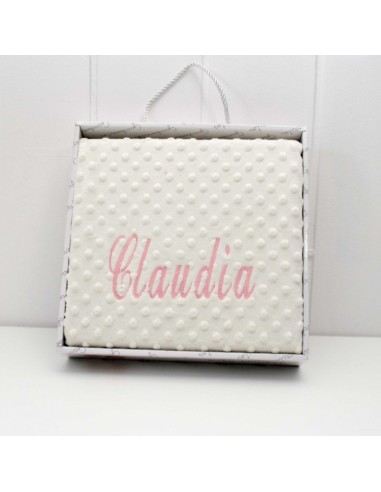 Manta Bordada con el nombre.