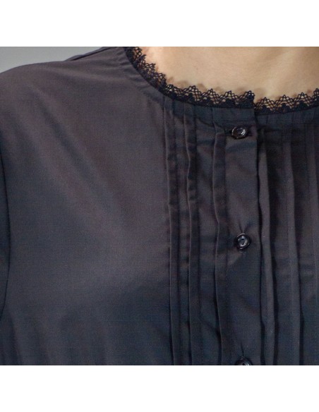 Camisa lorzas señora negra.