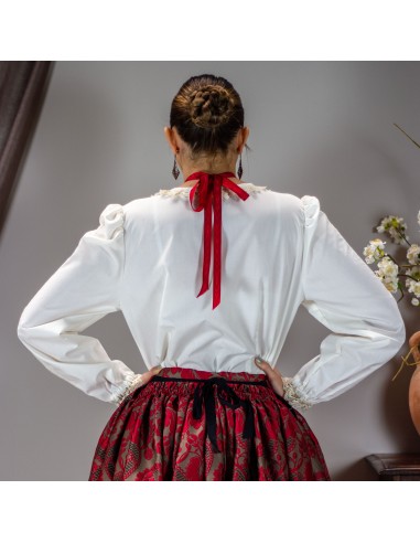 Camisa vainica escotada señora beige.