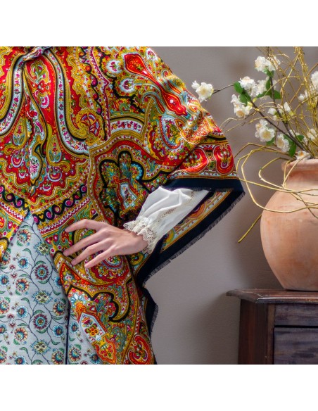 Manton Caceres Negro.