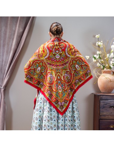 Manton Caceres Rojo.