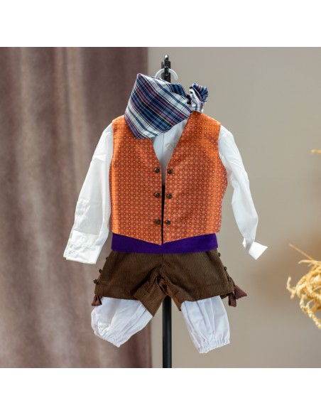 Traje completo pana marrón.