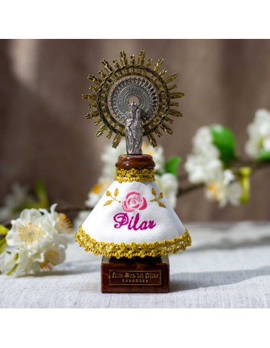 Virgen 15,5cms manto blanco y rosa.